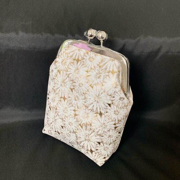 Handmade Vintage Style Genuine Leather Embossed Daisy Kisslock Phone Case/Pouch - Picture 5 of 12